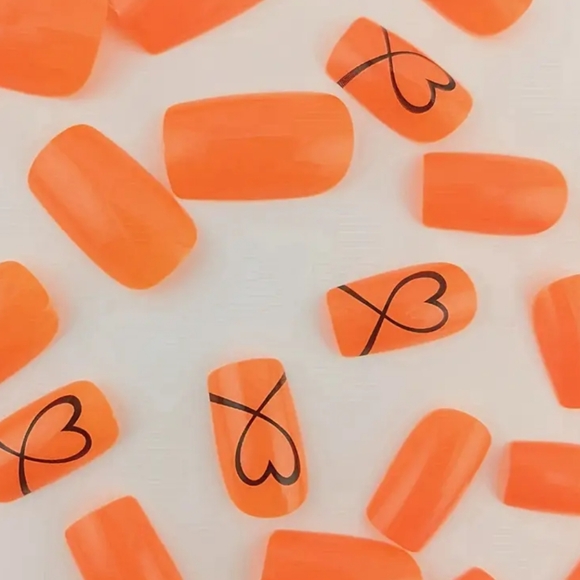 52) NWT Press-On Nails - Picture 1 of 4